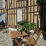 Le De La Cathédrale - Calme - Jardin - Wifi Apartamento