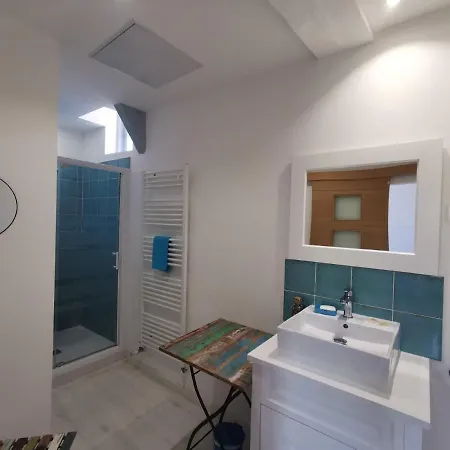 Le De La Cathedrale - Calme - Jardin - Wifi 아파트