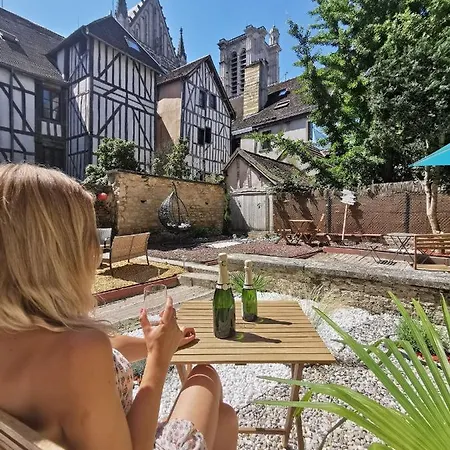 Le De La Cathedrale - Calme - Jardin - Wifi