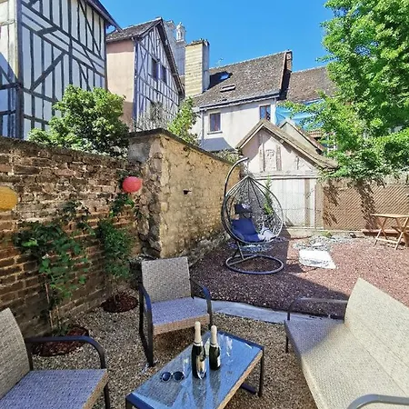 Le De La Cathedrale - Calme - Jardin - Wifi 아파트 트루아