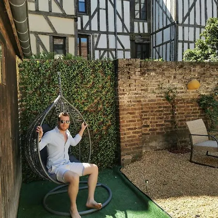 Le De La Cathedrale - Calme - Jardin - Wifi 아파트