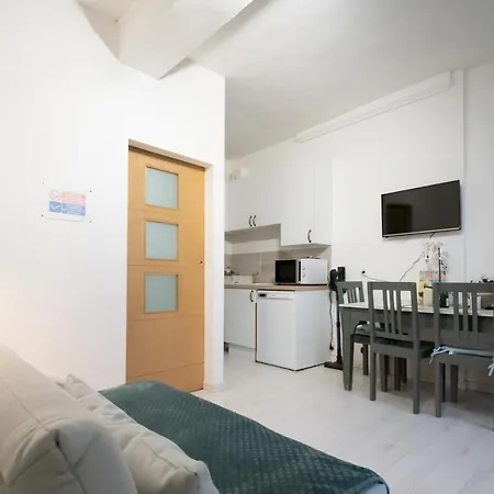 Apartment Le De La Cathedrale - Calme - Jardin - Wifi Troyes
